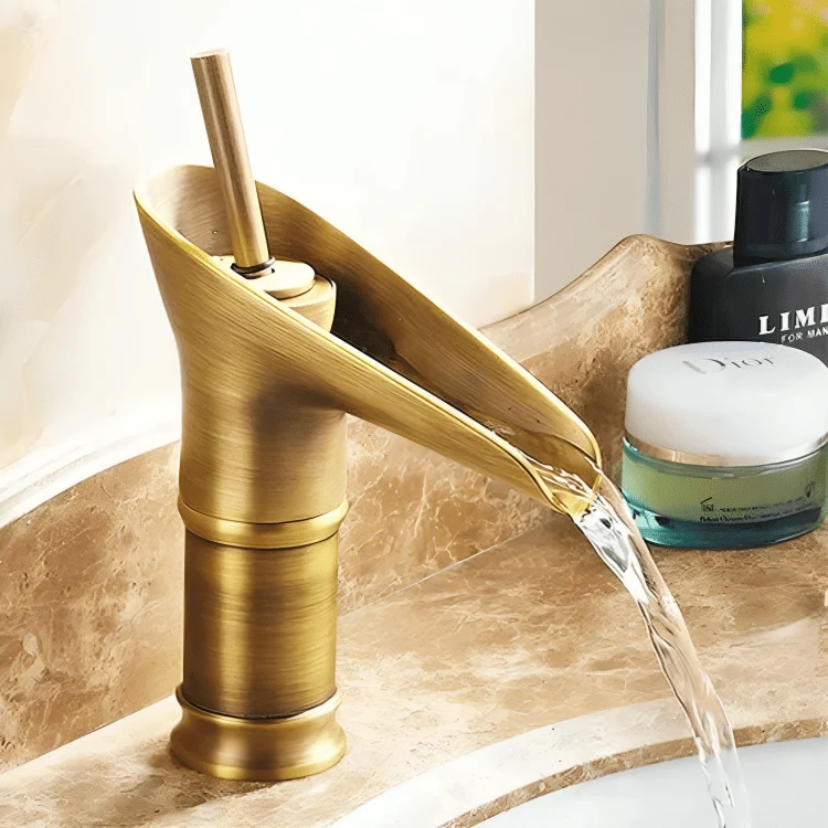 Robinet de lavabo haut en laiton brossé – cascade vintage à levier unique