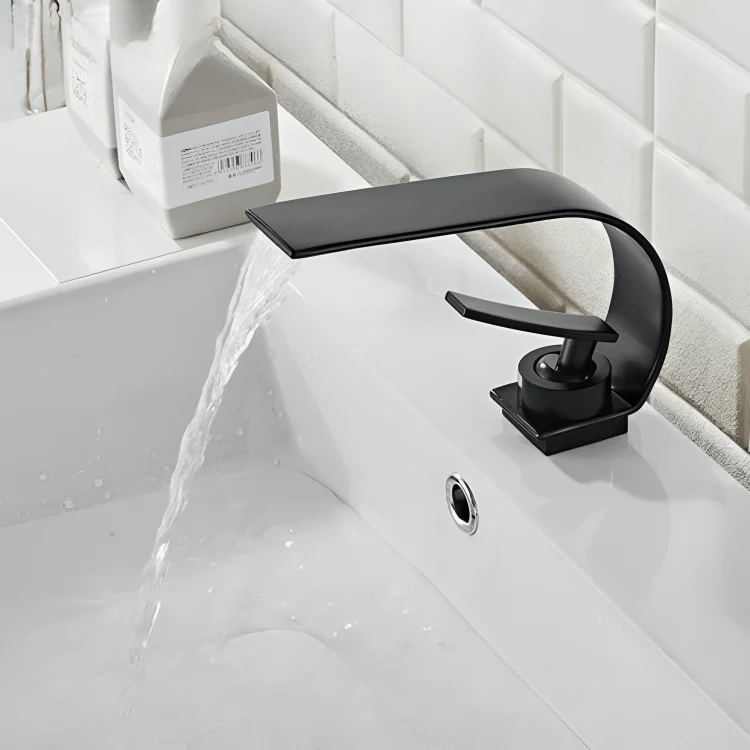 Robinet cascade de salle de bain doré – Design moderne et élégant