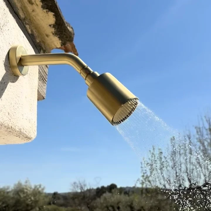 Douche extérieure dorée brossé