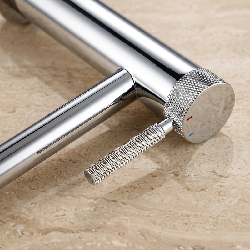 Mitigeur de salle de bain chromé