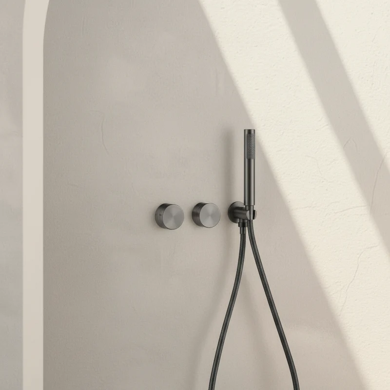 Colonne de douche encastrée gris brossé