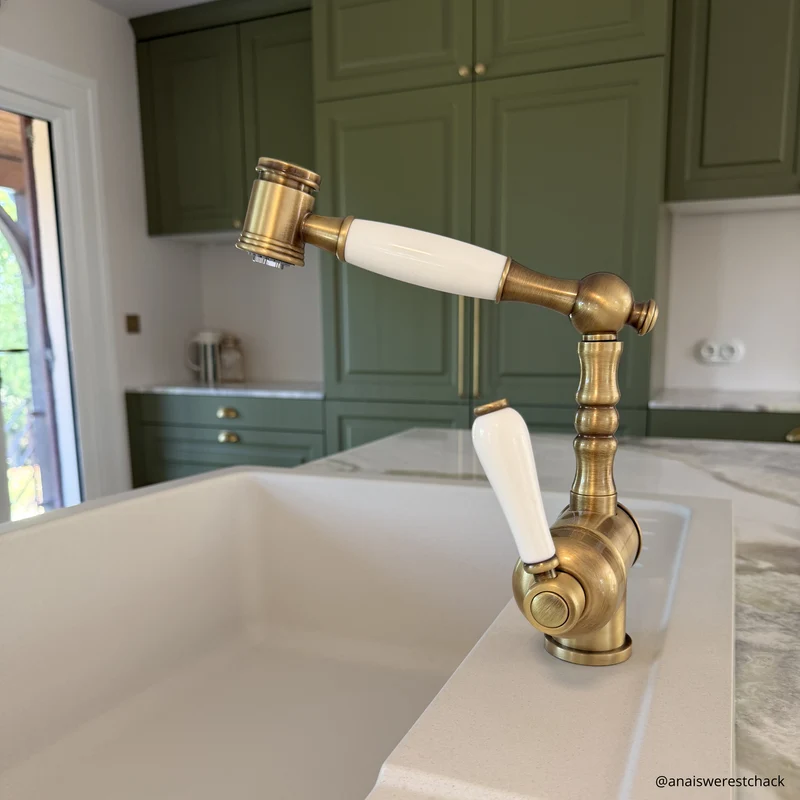 Robinet douchette vintage laiton vieux bronze Chambord ADELIN