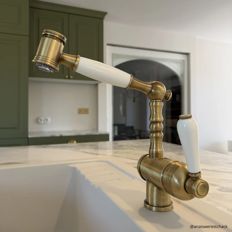 Robinet douchette vintage laiton vieux bronze Chambord ADELIN