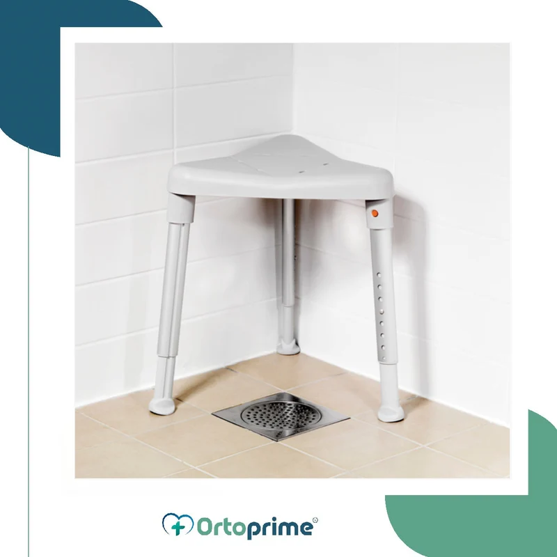Chaise triangulaire pour douche