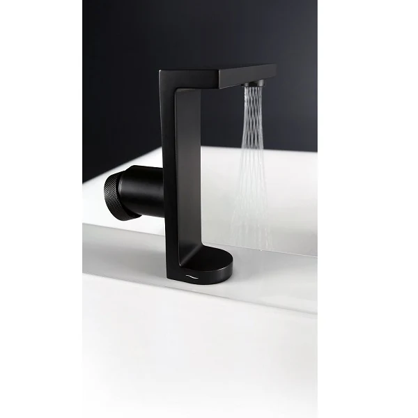 Mitigeur de lavabo noir MERIDA