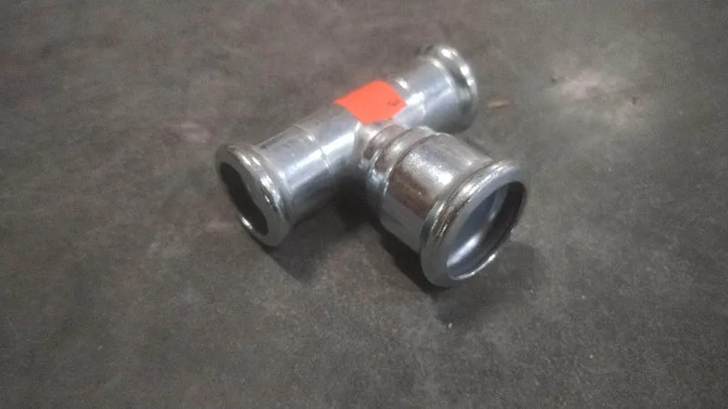 Raccord à réduire en Té carbone 22 x 28 x 22 mm VSH Xpress - Réf. 6202801