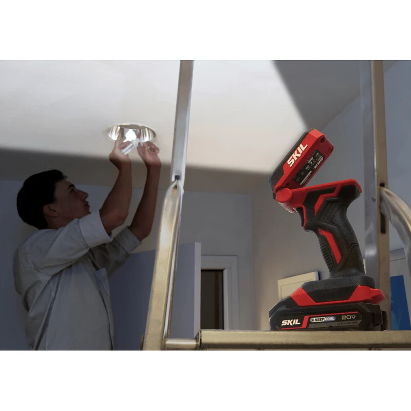 Nouvelle lampe LED SKIL 3155 CA 12V alimentée par piles
