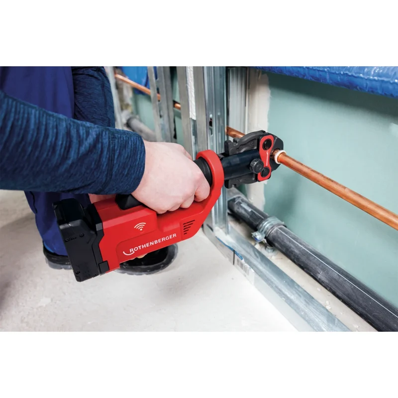 Presse compacte Rothenberger Romax III avec 2 batteries de 2,0 Ah