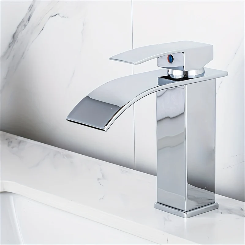 Mitigeur de lavabo cascade carré au bec incurvé