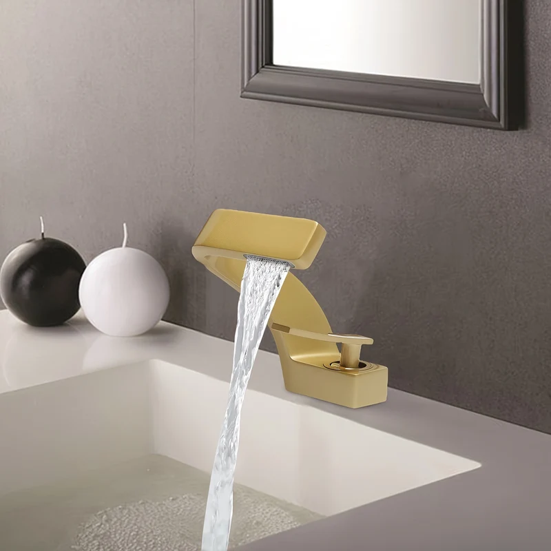 Mitigeur de lavabo cascade doré au bec en Z