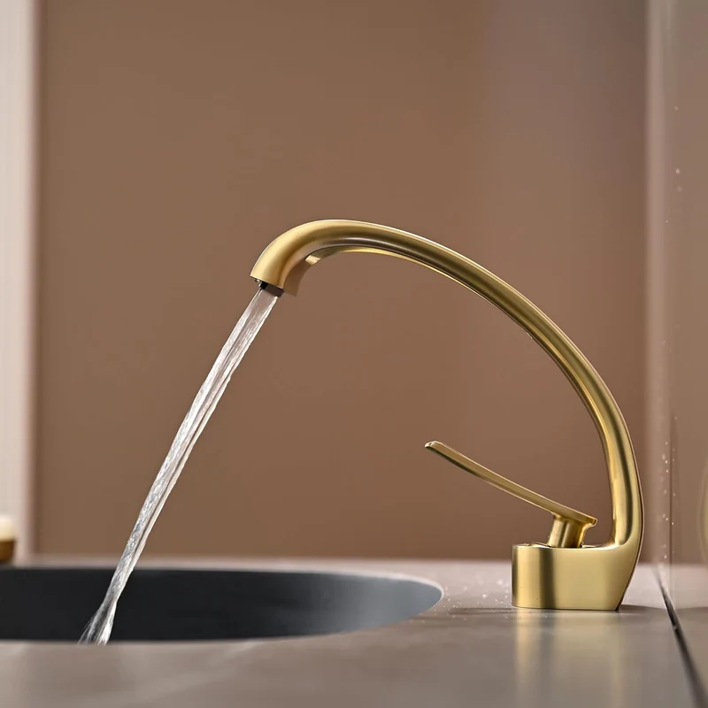 Mitigeur de lavabo cascade doré en arc avec flexibles fournis
