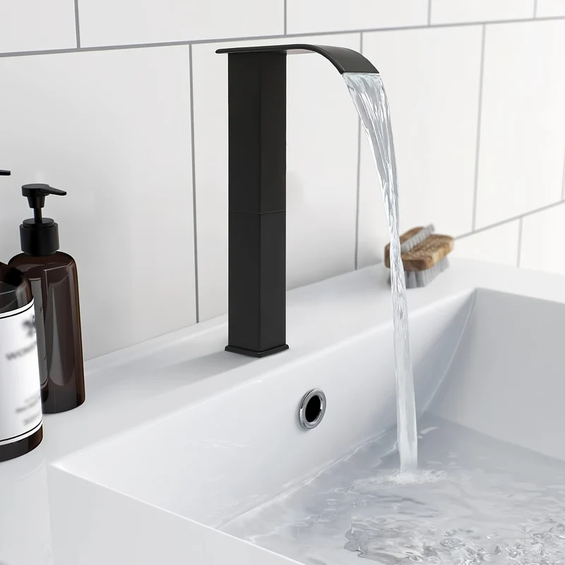 Mitigeur de vasque haut cascade noir de 32 cm