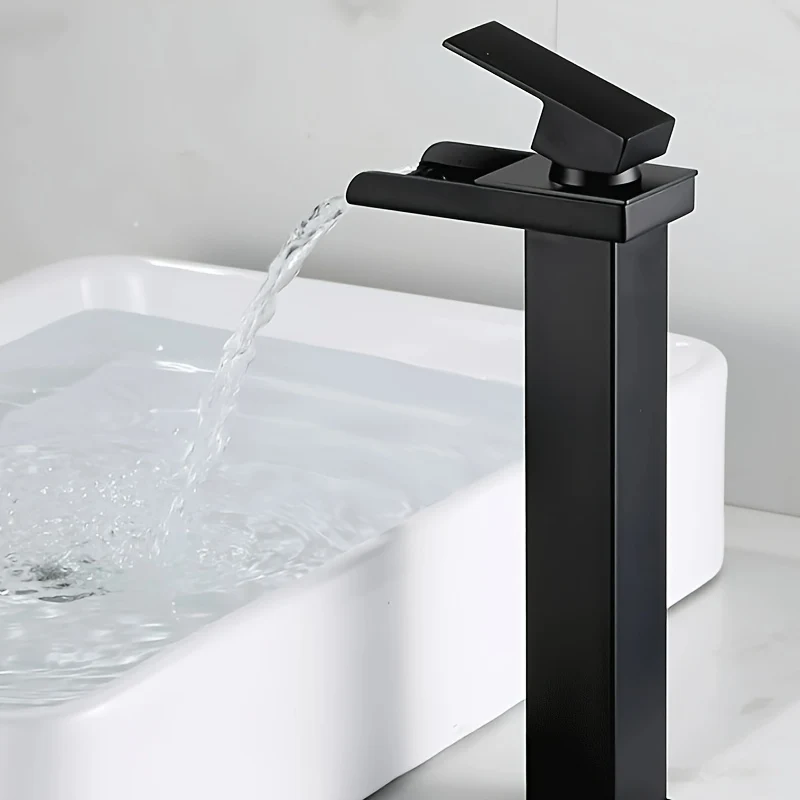 Mitigeur de vasque haut cascade de 30 cm, noir ou chromé