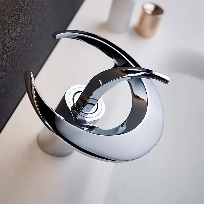 Mitigeur de lavabo cascade au bec en croissant