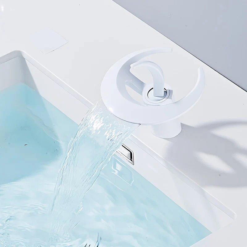 Mitigeur de lavabo cascade au bec en croissant