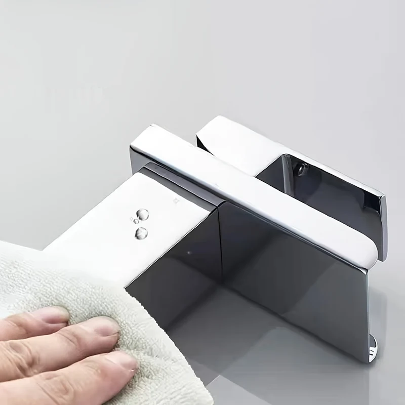 Mitigeur de lavabo cascade carré, chromé ou noir vieilli