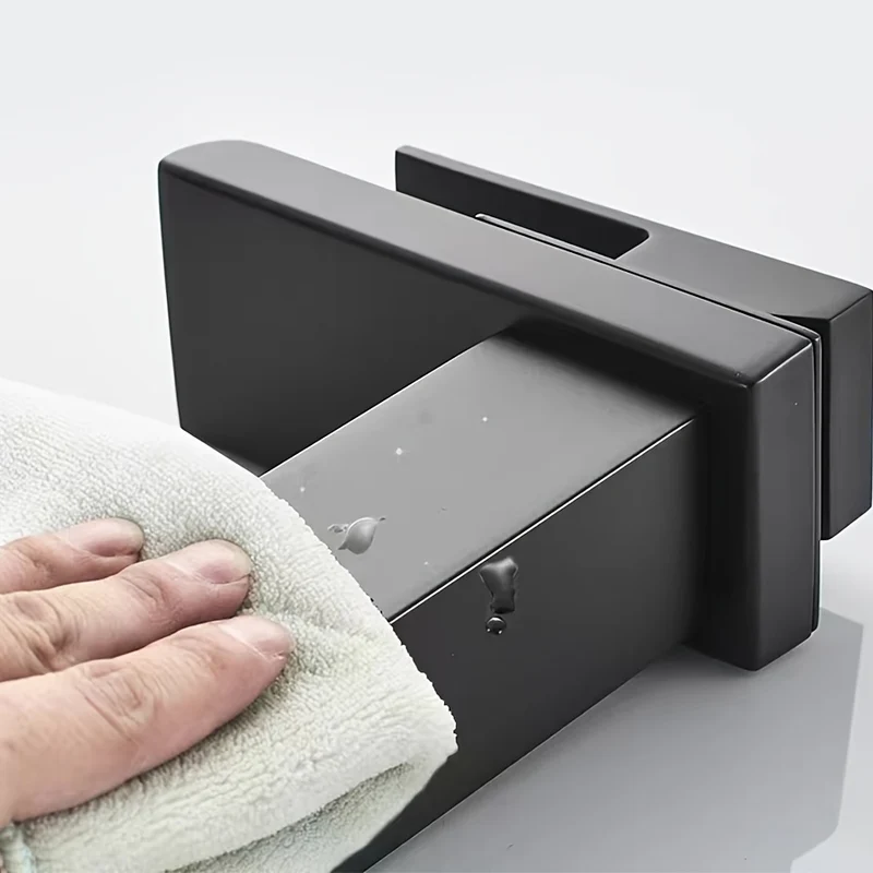 Mitigeur de lavabo cascade carré, chromé ou noir vieilli