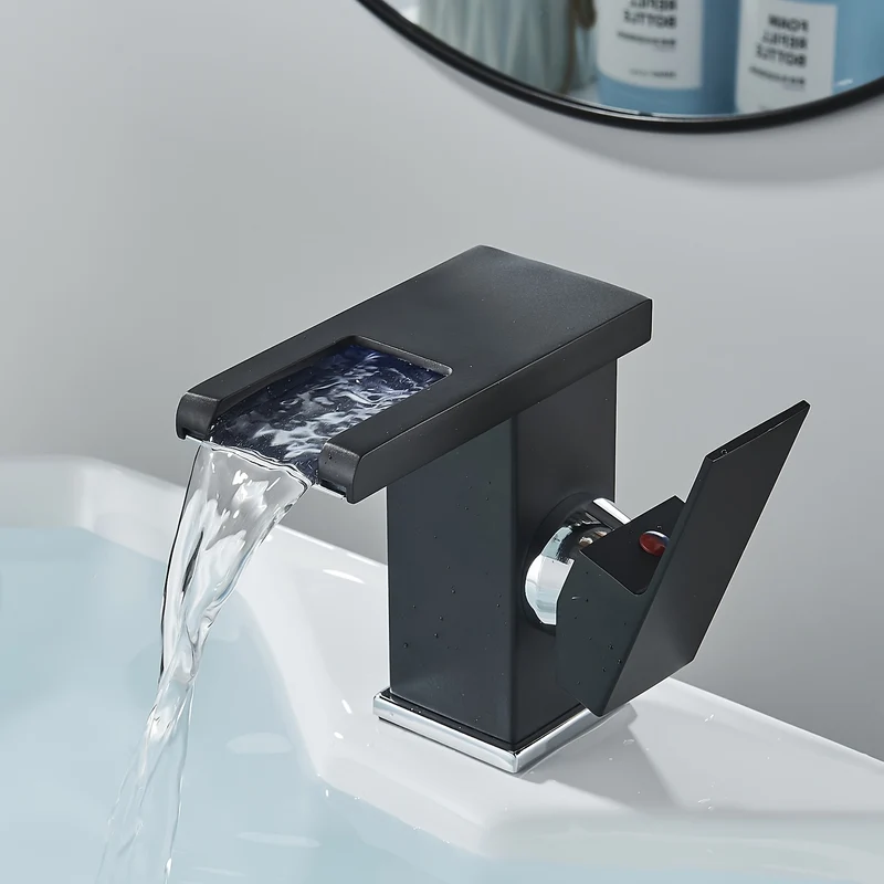 Mitigeur de lavabo cascade à LED qui change avec la température