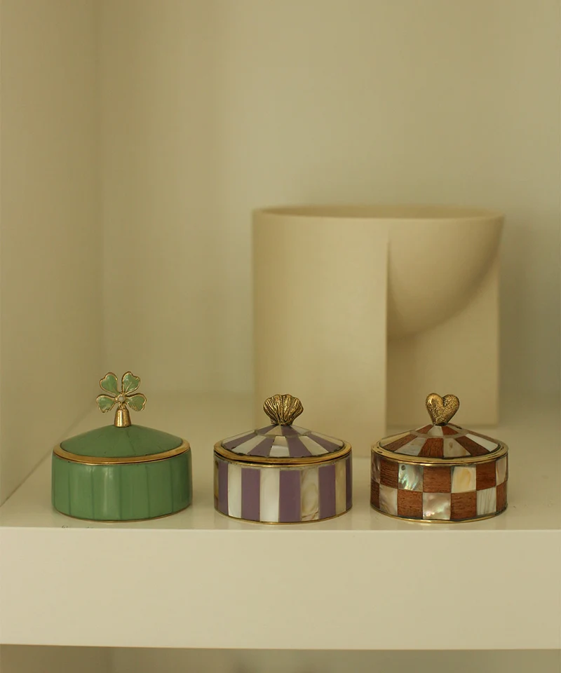 Kløver krukke i messing – Doing Goods