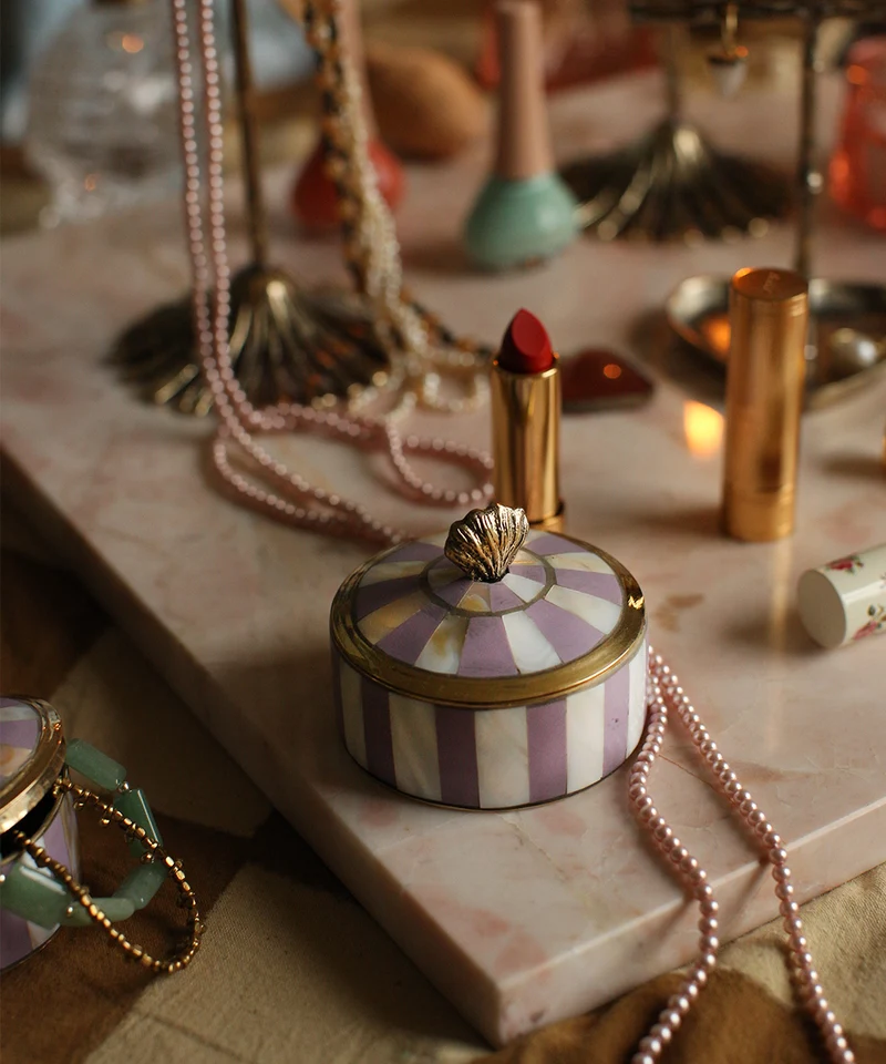 Scarlett circus krukke i messing – Doing Goods
