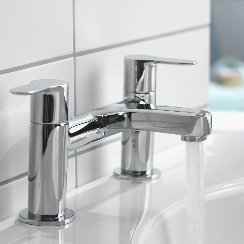 Aqualisa Central Deck Mounted Bath Filler - Chrome