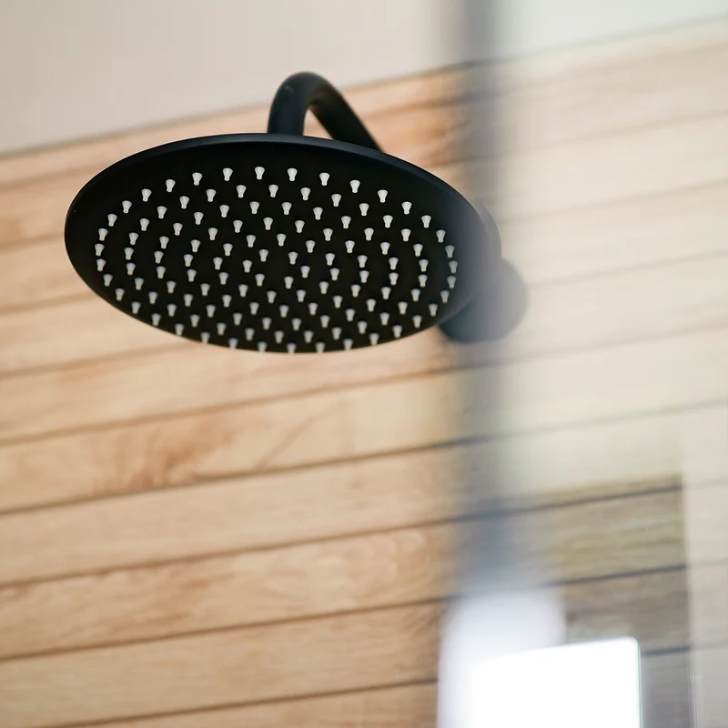 Eliseo Ricci Exclusiv Round Handle, Head & Handset Riser Shower - Black