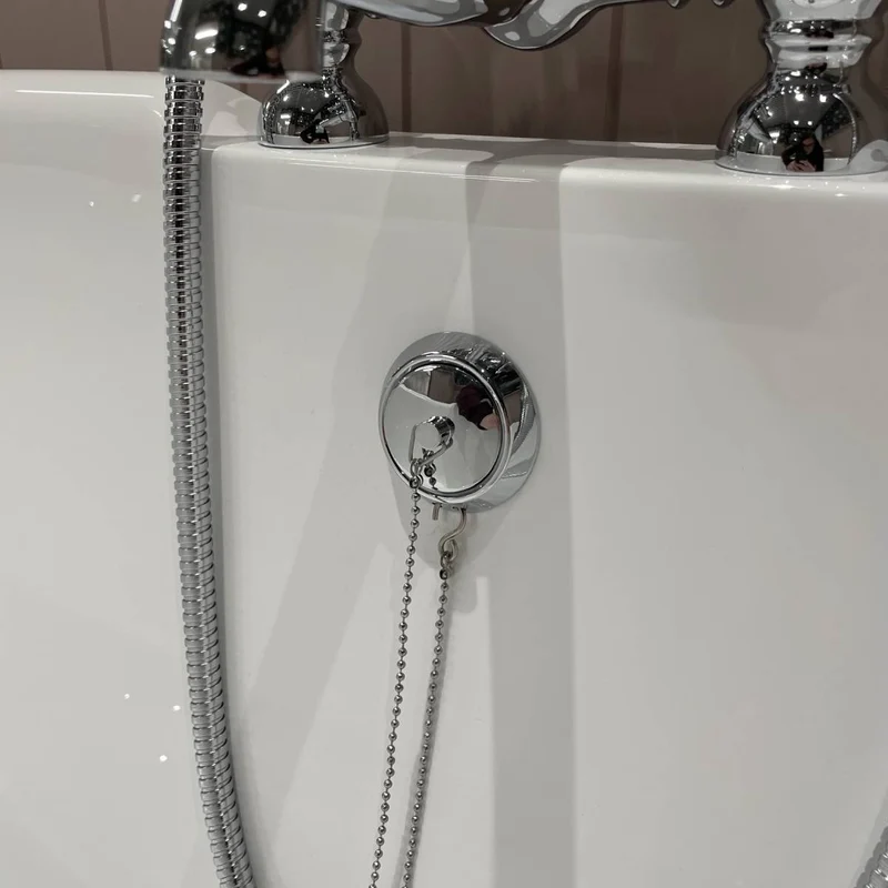 Eliseo Ricci Plug and Chain Retainer Bath Waste