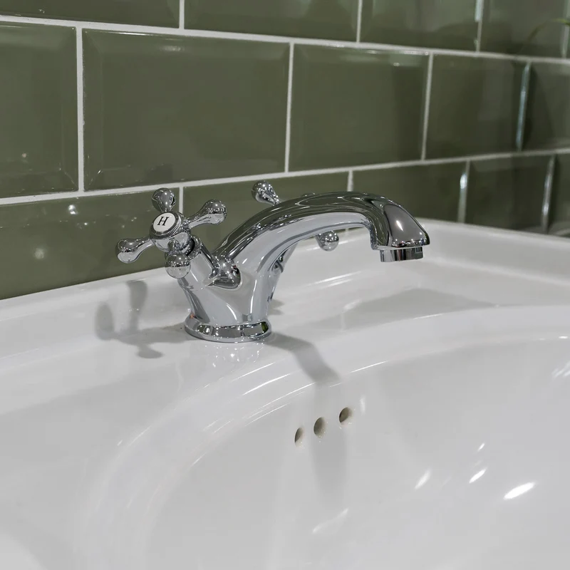 Eliseo Ricci Traditional English Balmoral Basin Mixer