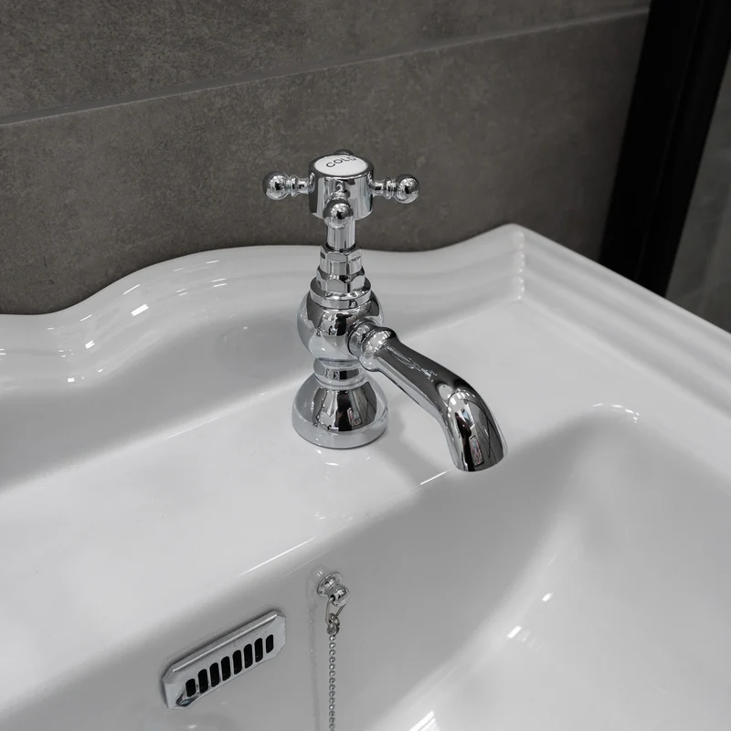 Eliseo Ricci Traditional English Balmoral Basin Pillar Taps