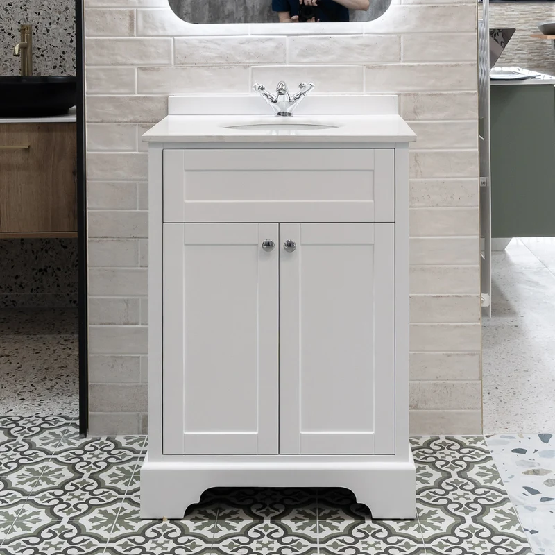 Kingsbury 600mm Traditional Floor Standing Vanity Unit With Marble Top And Undermount Bowl - White
