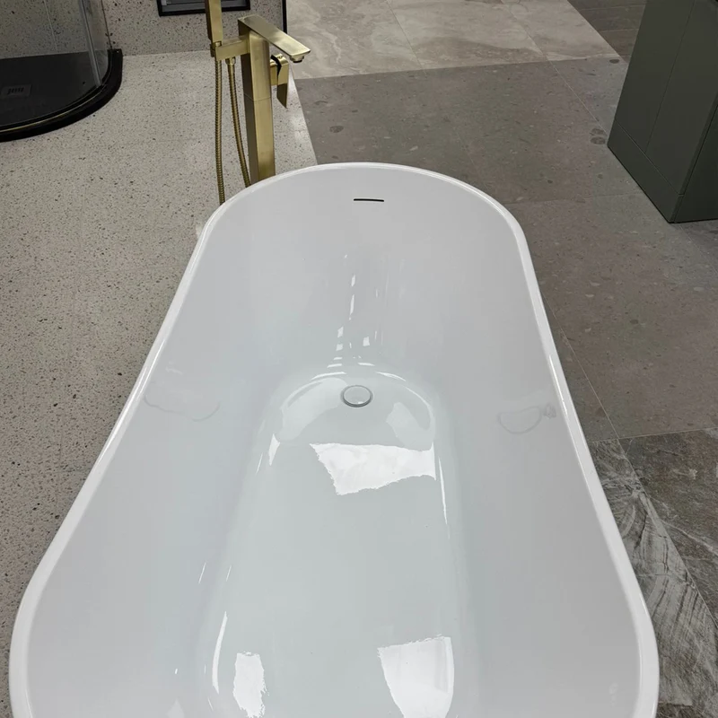 Viktor Benson Cali Modern Freestanding Slipper Bath