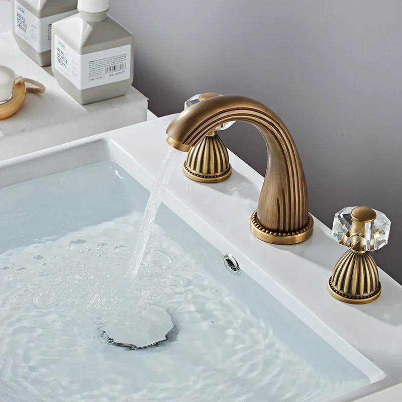 Robinet Lavabo 3 trous