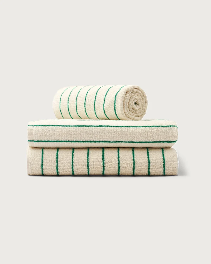 Naram badehåndklæde 70×140 cm i økologisk bomuld, pure white & grass – Bongusta