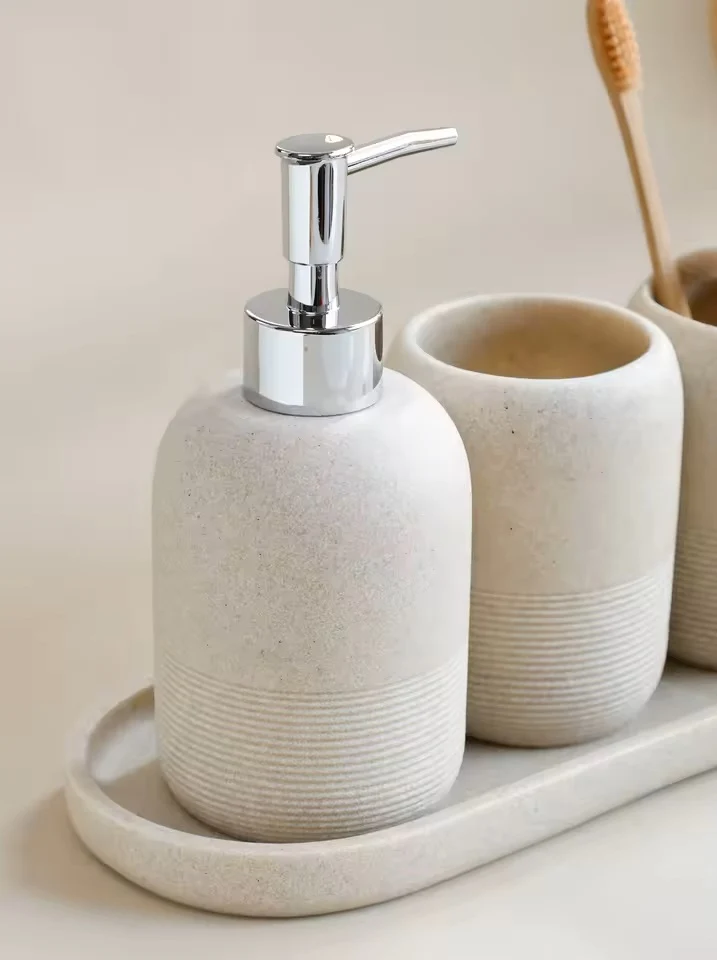 Set pour salle de bain en résine 5 pièces