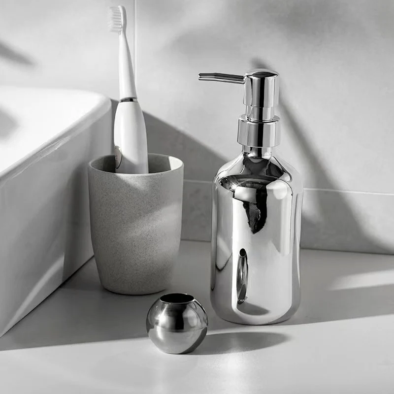 Distributeur de savon liquide effet chromé