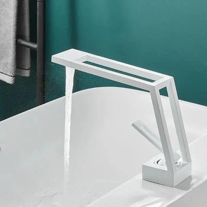 Zenvia Wastafelkraan - Moderne Mengkraan Strak Design | Ymonde