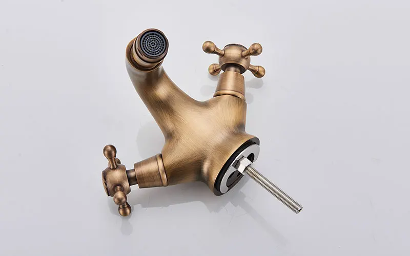 Klassieke Wastafelmengkraan Massief Messing - Geborsteld Goud Design | Ymonde