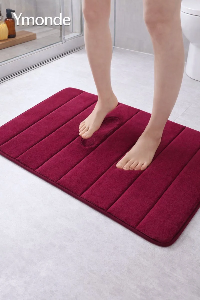 Anti-Slip Bordeaux Rode Badmat 40x60 cm – Burgundy Luxe Design | Ymonde ©