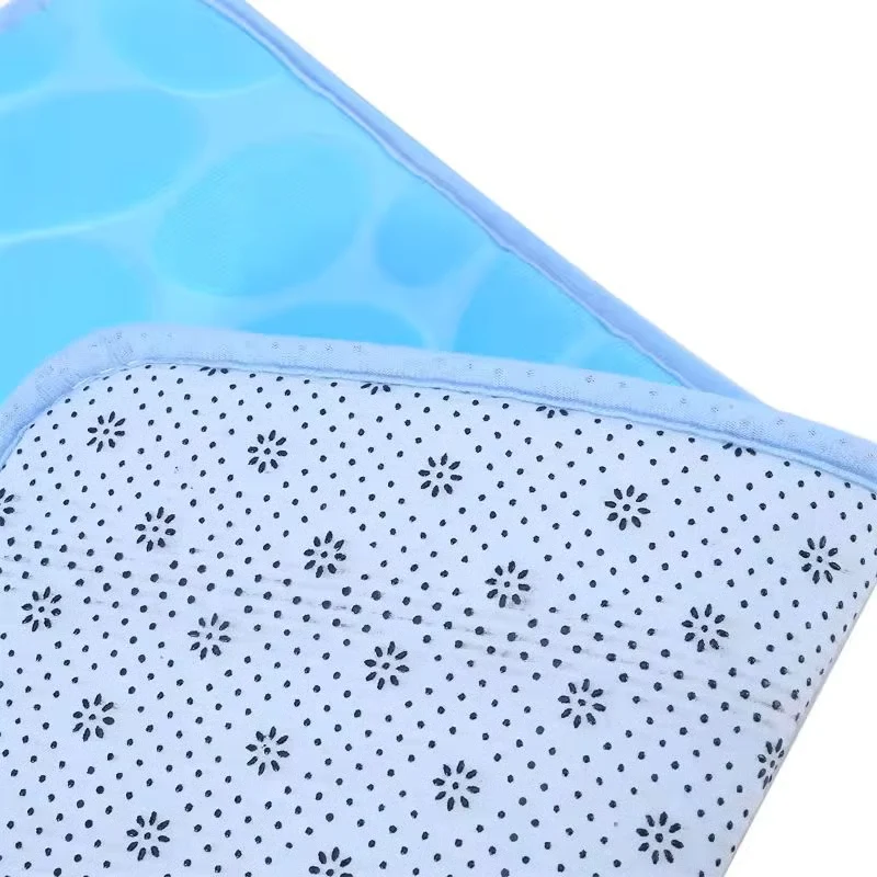 Lichtblauwe Anti-Slip Douche- en Badmat 40 × 60 cm – Veilig & Waterafvoerend