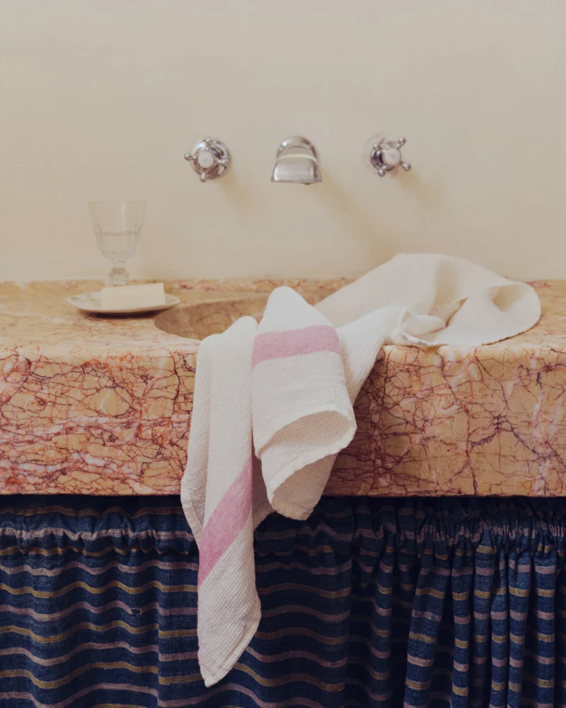 Serviette de bain en lin - Nid d'abeille - Bande Rose Granité