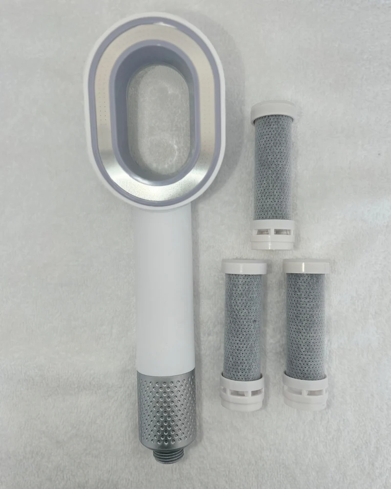 Pack INFINITY un pommeau filtrant Blanc + 3 filtres ACF triple actions