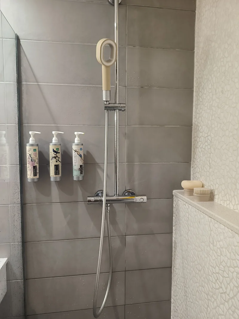 Coffret PEAU DOUCE pommeau de douche haute pression avec filtre ACF + brosse + éponge