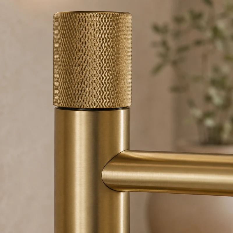 Robinet lavabo salle de bain poignée ronde travaillée - Doré brossé - Laiton