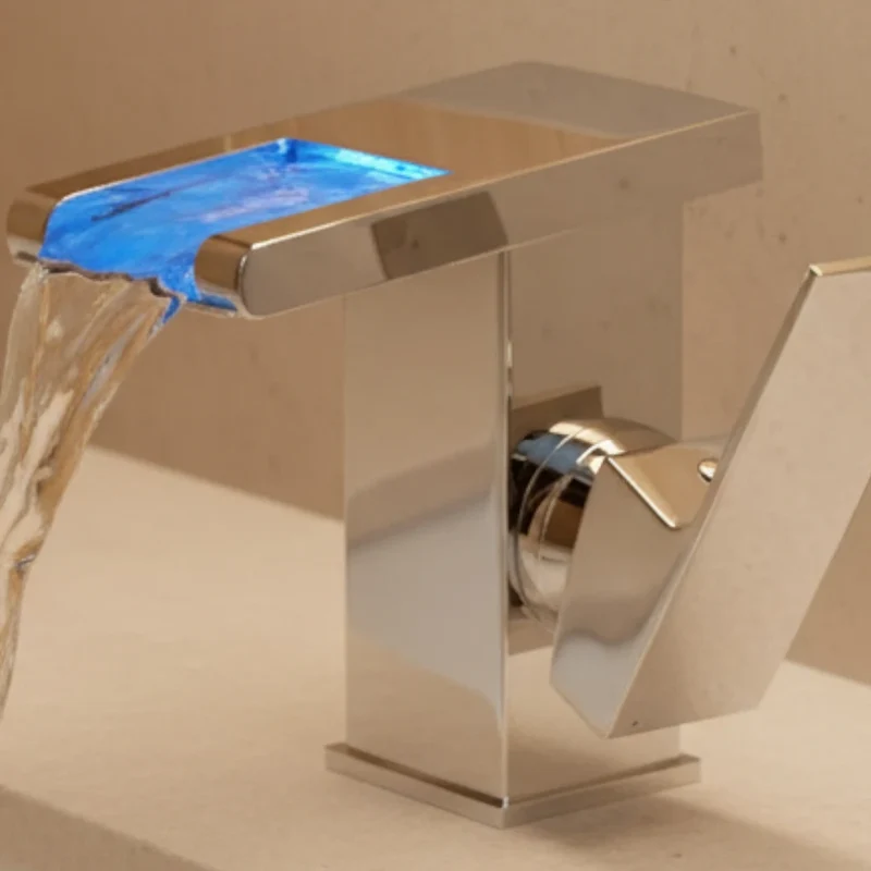 Robinet lavabo salle de bain design cascade led température - Argenté
