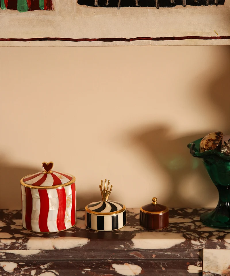 Bailey krukke i messing og resin – Doing Goods